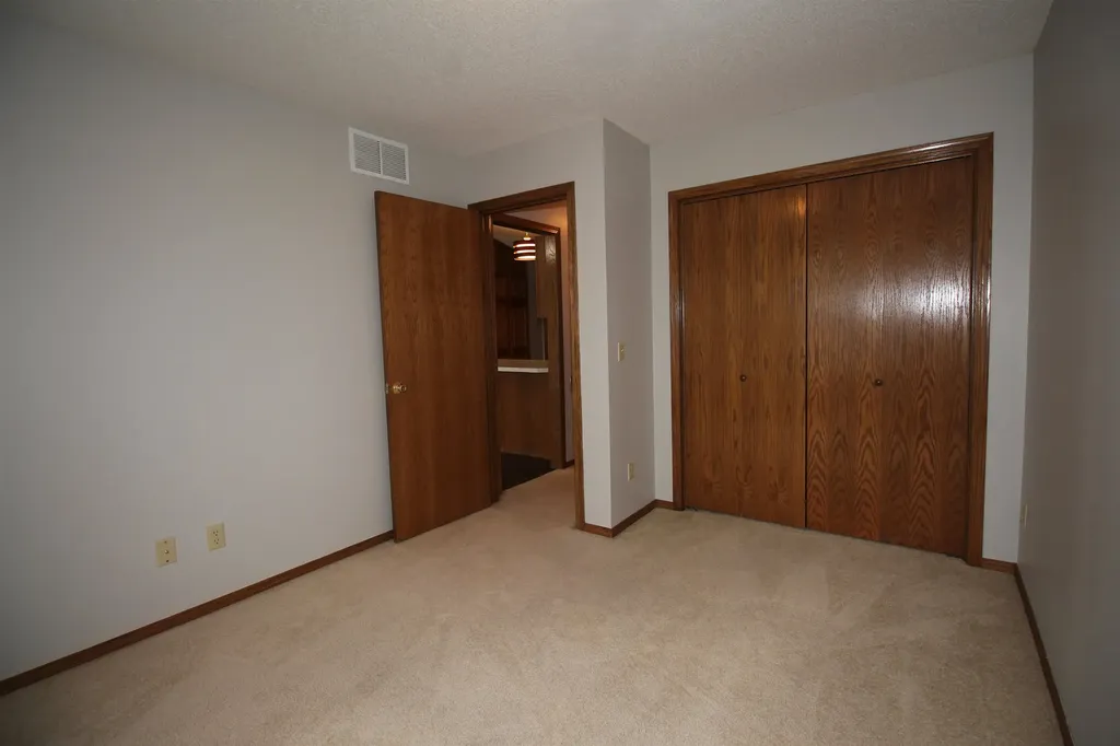 1114 S Longford Street Wichita KS 67207-3238