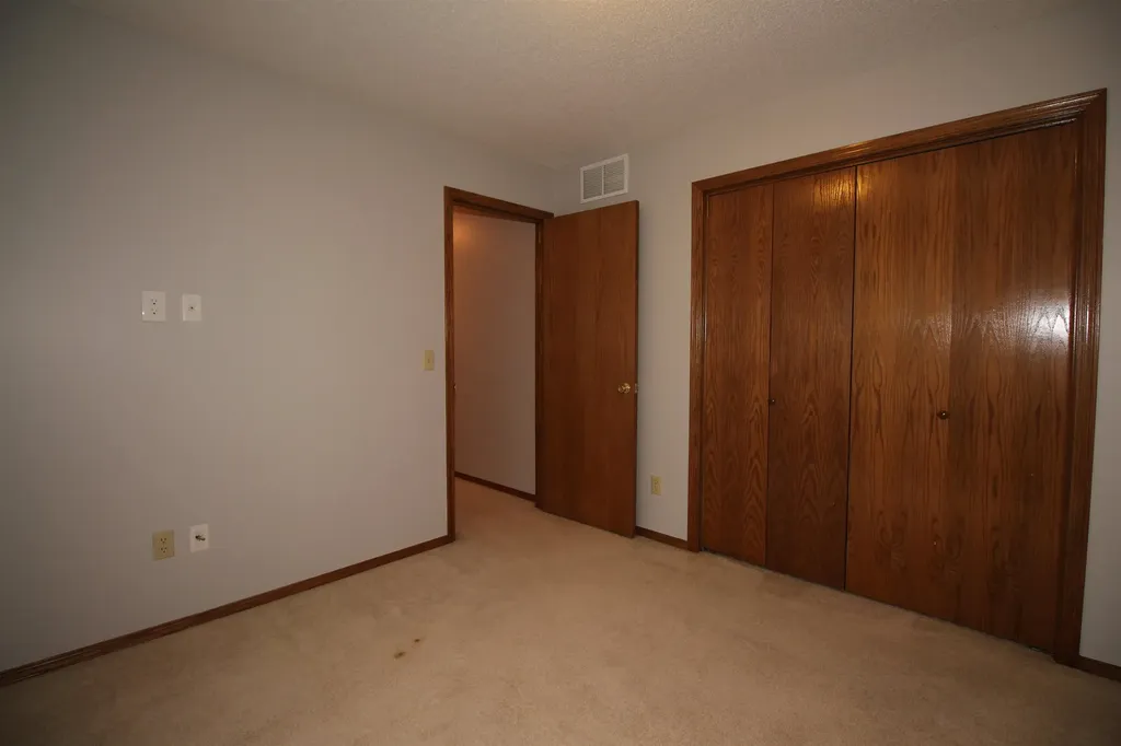 1114 S Longford Street Wichita KS 67207-3238