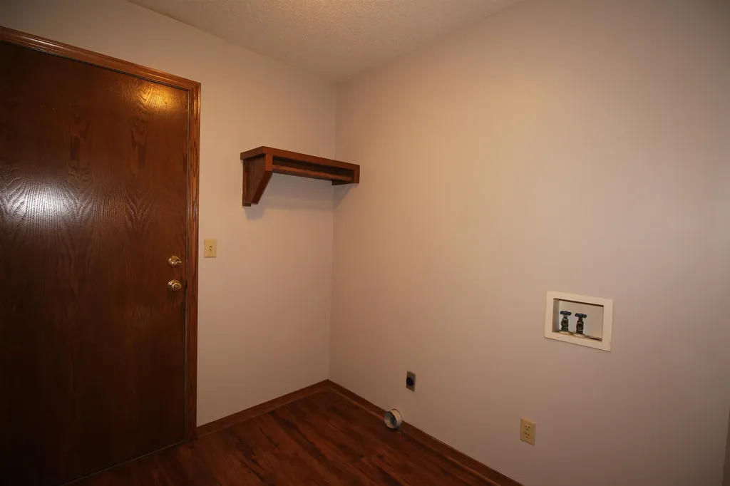 1114 S Longford Street Wichita KS 67207-3238