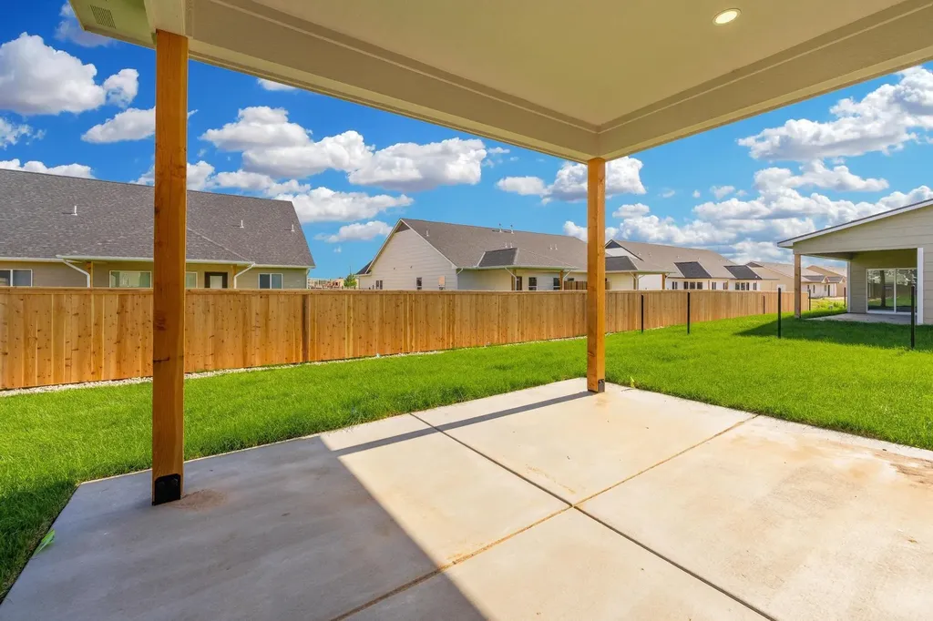 738 N Rainbow Lake Court Wichita KS 67235