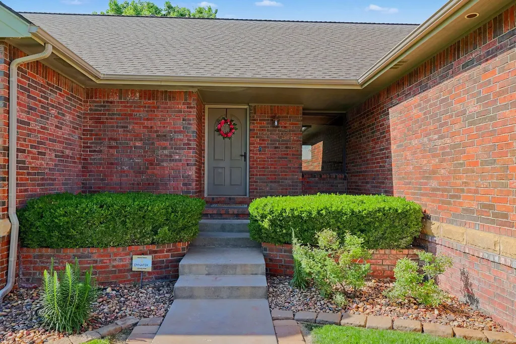 329 S Grand Mere Court Wichita KS 67230
