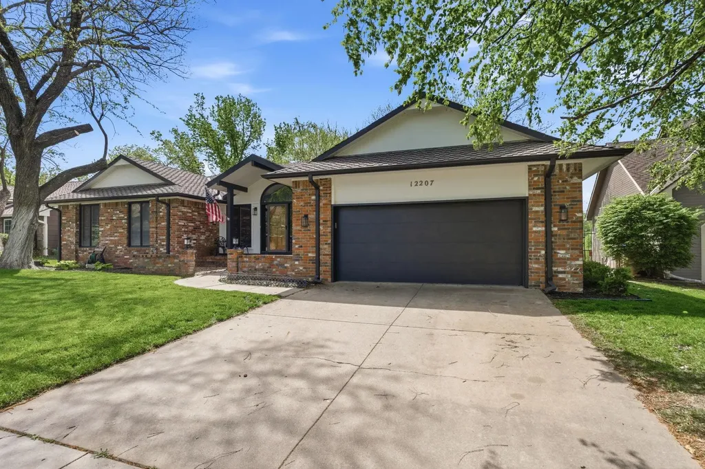12207 W Briarwood Circle Wichita KS 67235