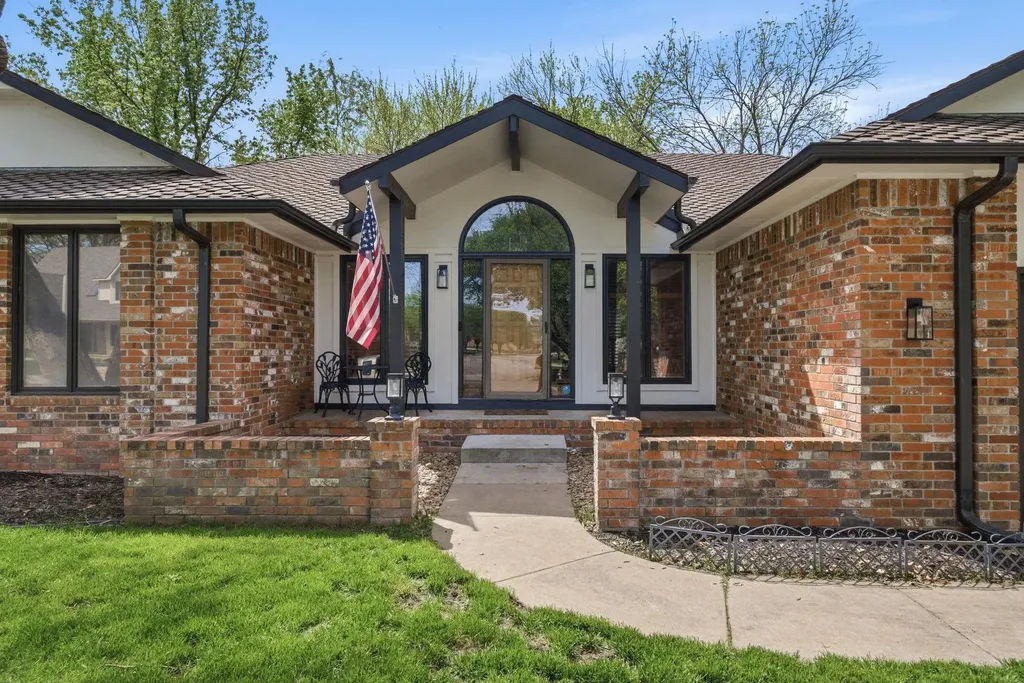 12207 W Briarwood Circle Wichita KS 67235