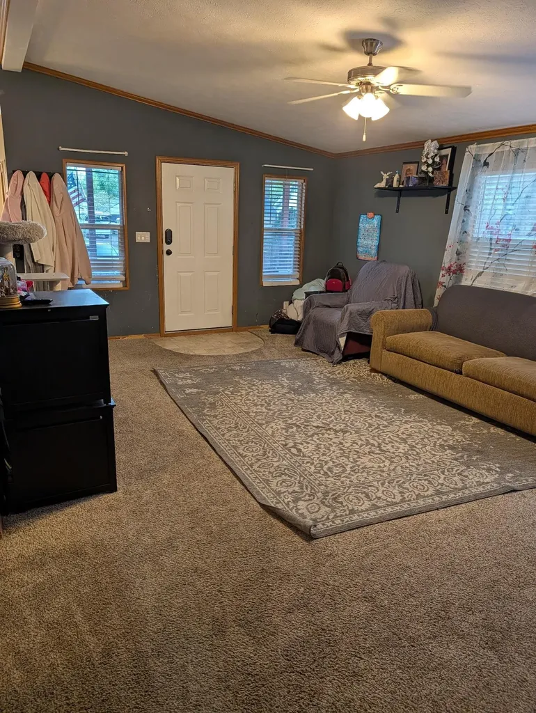 916 E 8th Winfield KS 67156