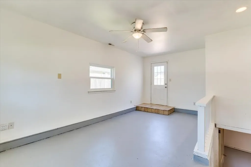 1126 S Lulu Avenue Wichita KS 67211