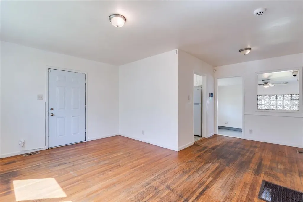 1126 S Lulu Avenue Wichita KS 67211