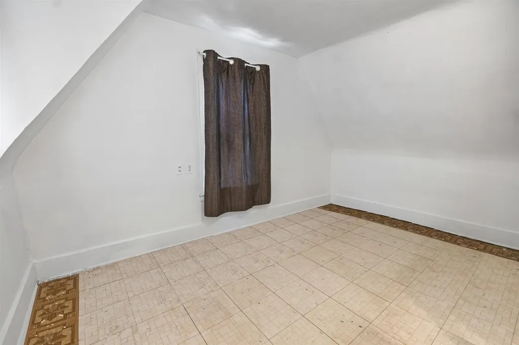 217 N Volutsia Avenue Wichita KS 67214
