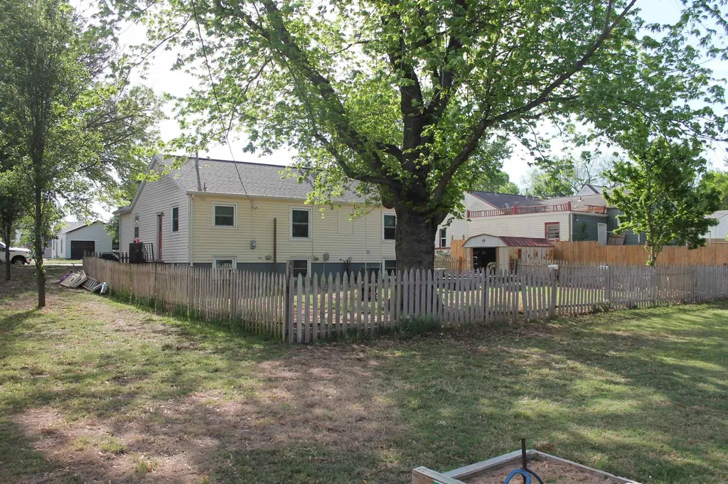 828 N Anthony Avenue Anthony KS 67003