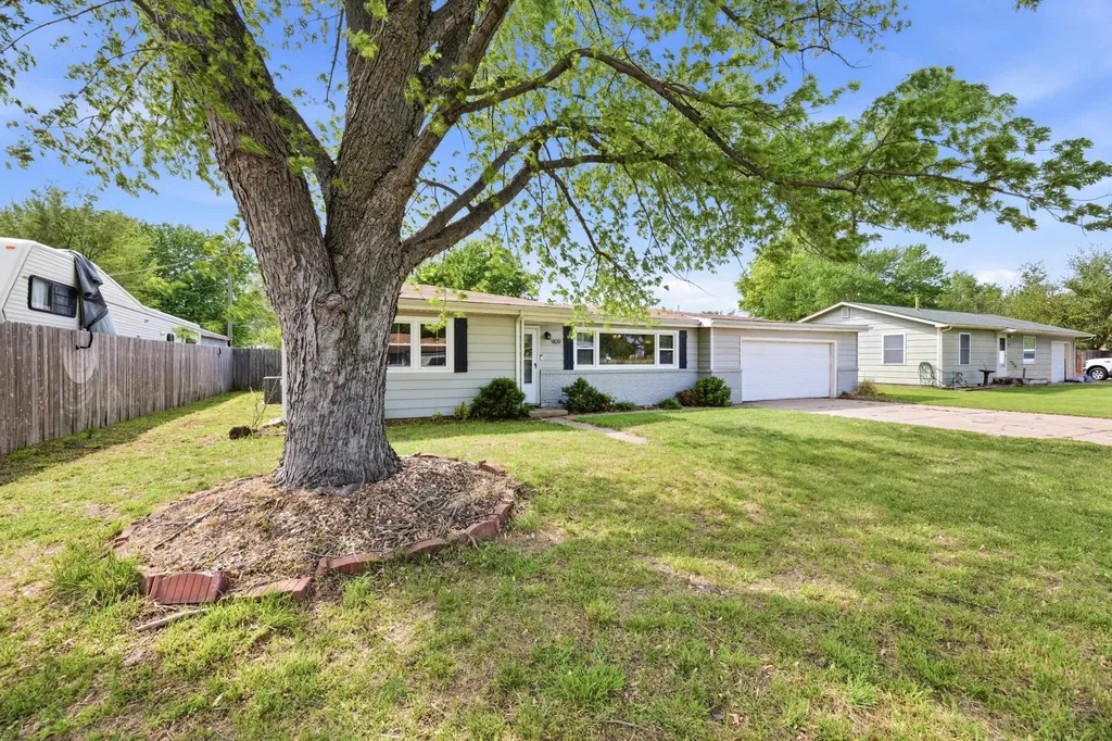 909 N Bebe Street Wichita KS 67212