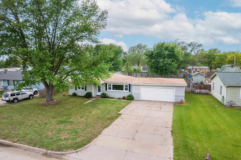 909 N Bebe Street Wichita KS 67212
