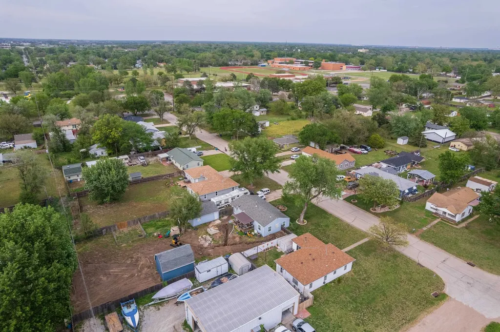 909 N Bebe Street Wichita KS 67212