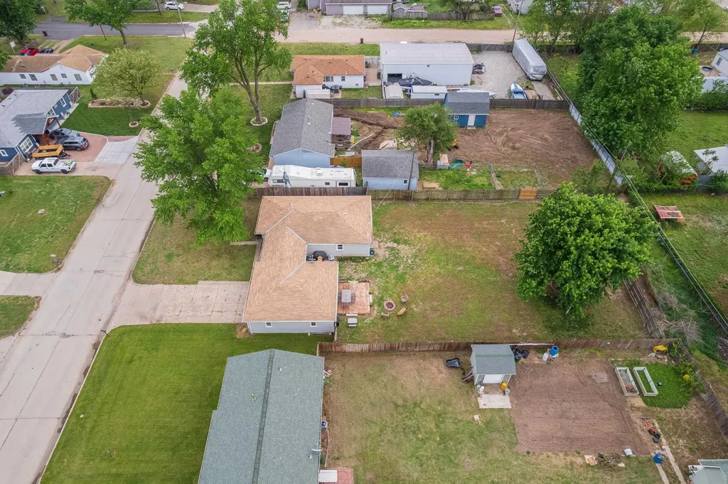 909 N Bebe Street Wichita KS 67212