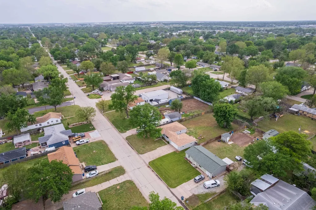 909 N Bebe Street Wichita KS 67212