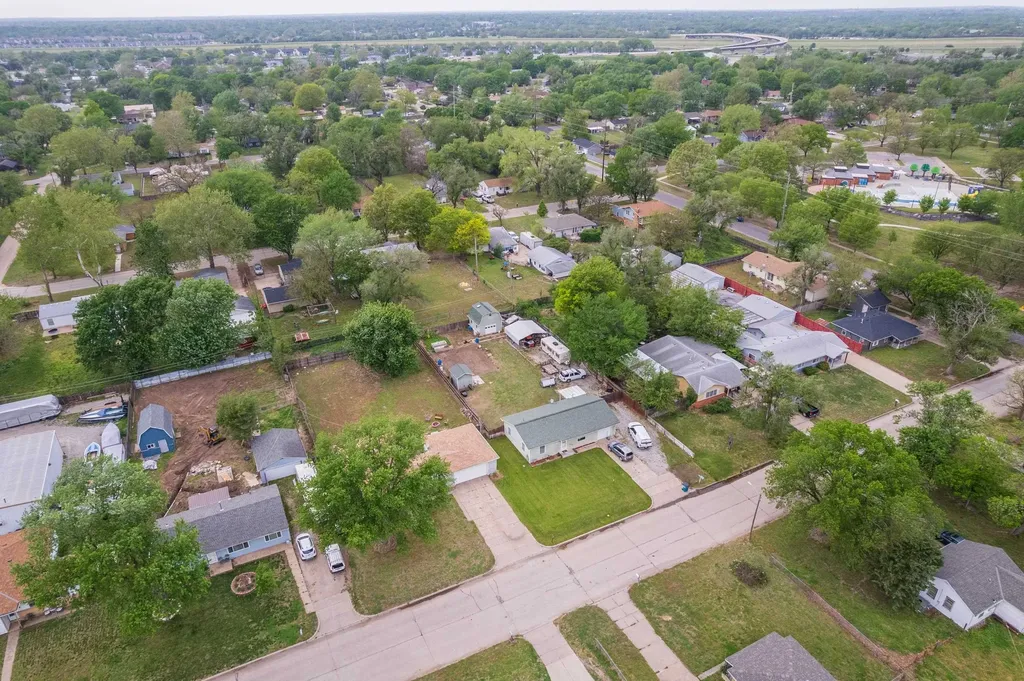 909 N Bebe Street Wichita KS 67212