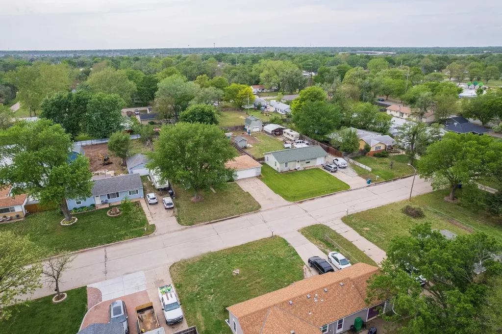 909 N Bebe Street Wichita KS 67212