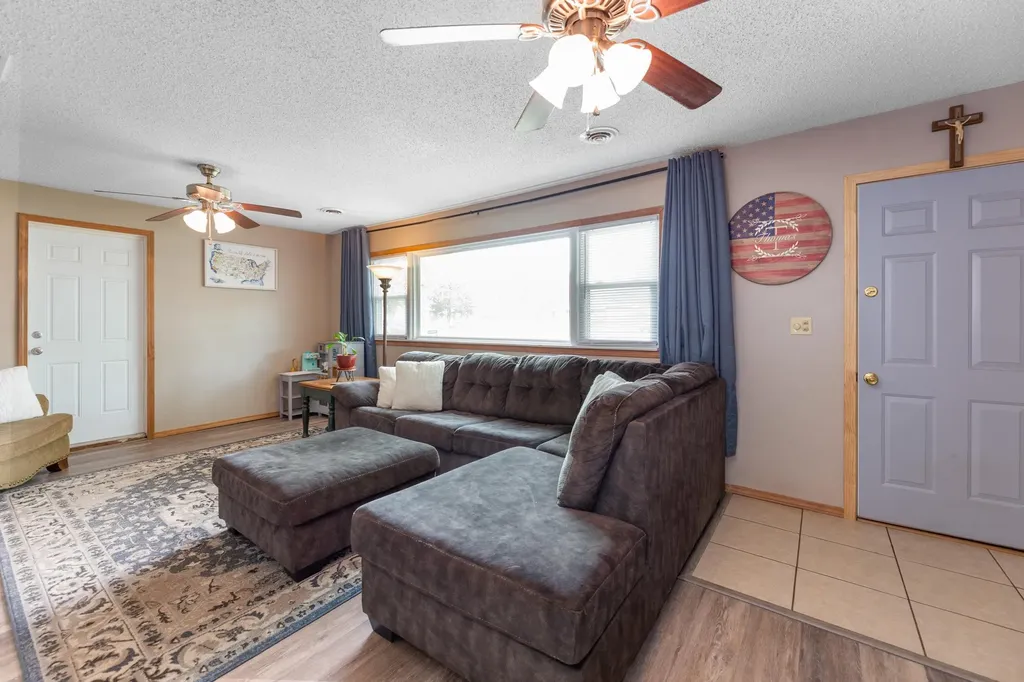 909 N Bebe Street Wichita KS 67212