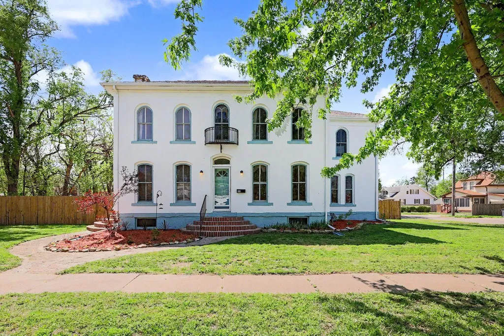 303 E 5th Street Newton KS 67114