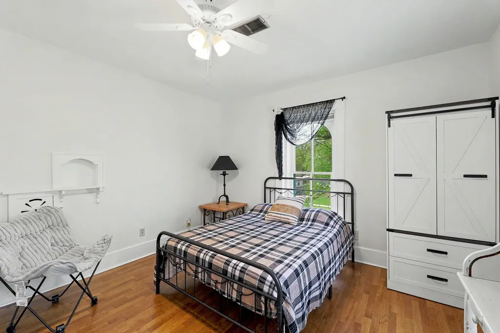 303 E 5th Street Newton KS 67114