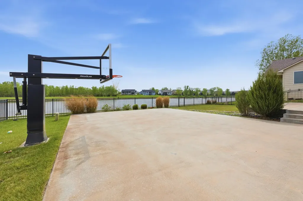 5913 W Driftwood Street Wichita KS 67205