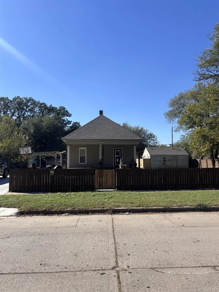 2005 S Wichita Street Wichita KS 67213