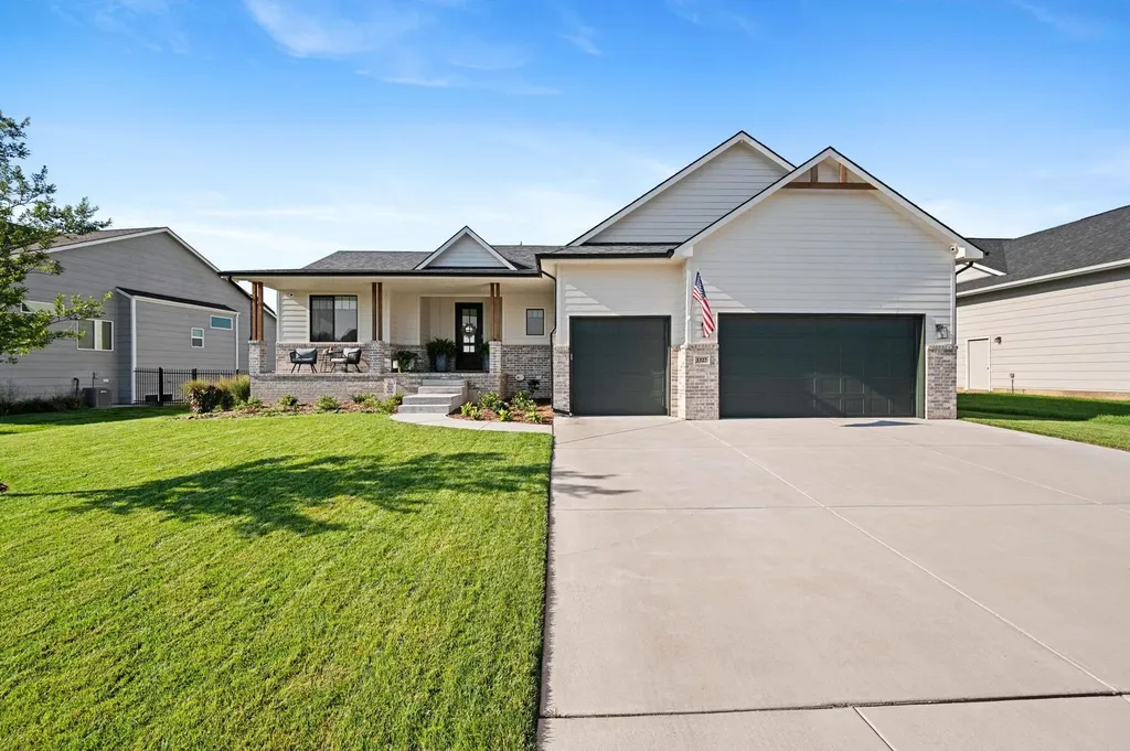 1327 W Footbridge Street Goddard KS 67052