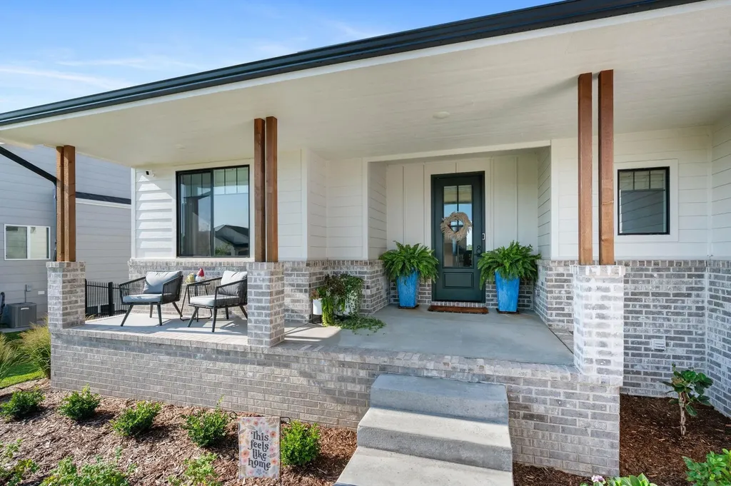 1327 W Footbridge Street Goddard KS 67052