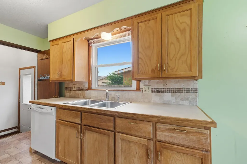 1101 W 4th Street Haysville KS 67060
