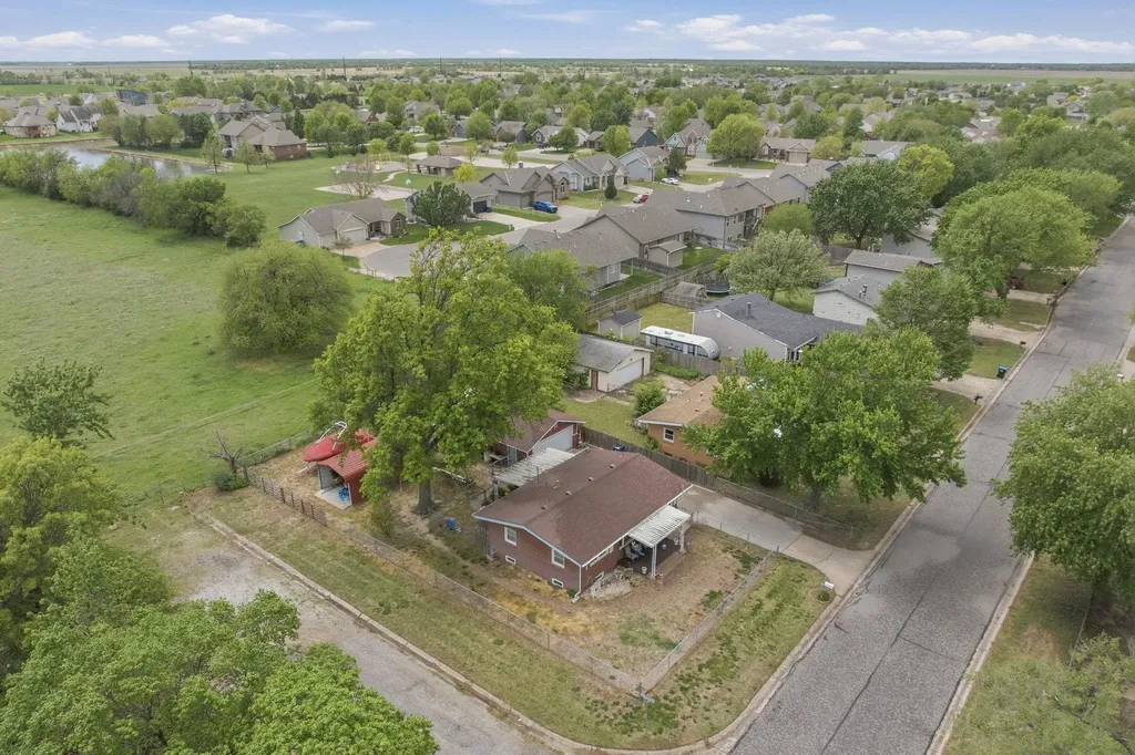 1101 W 4th Street Haysville KS 67060