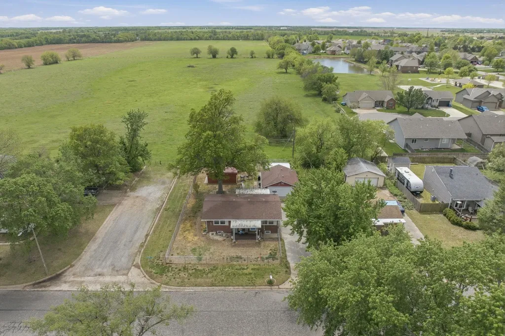 1101 W 4th Street Haysville KS 67060