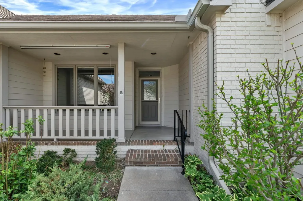 722 N Crest Ridge Court Wichita KS 67230