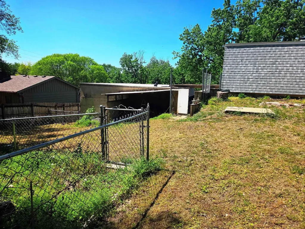 1120 Helen Augusta KS 67010