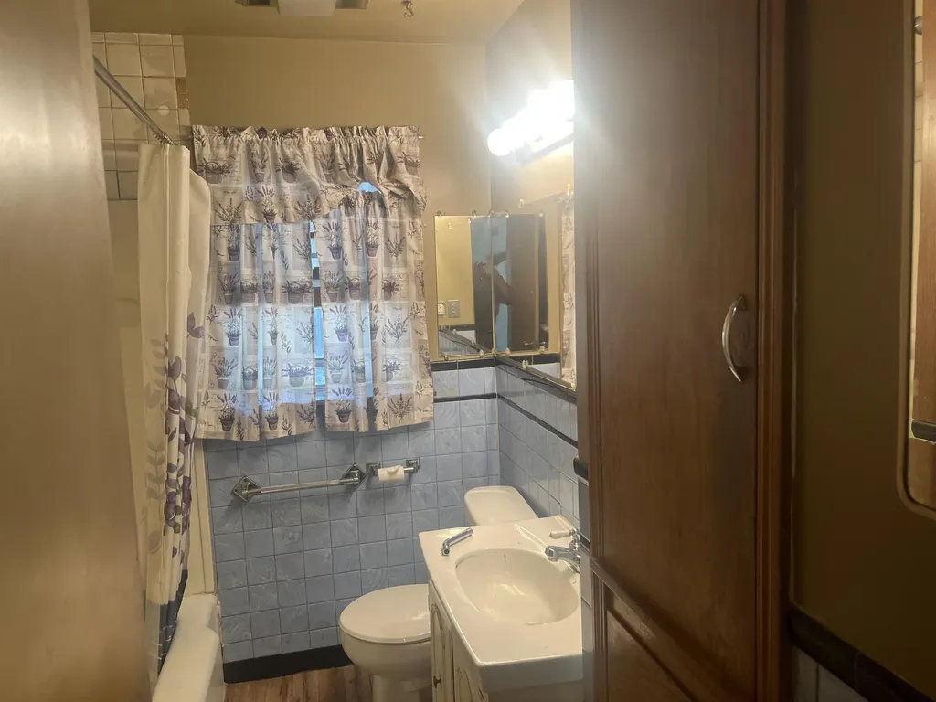 1004 N 9 Arkansas City KS 67005