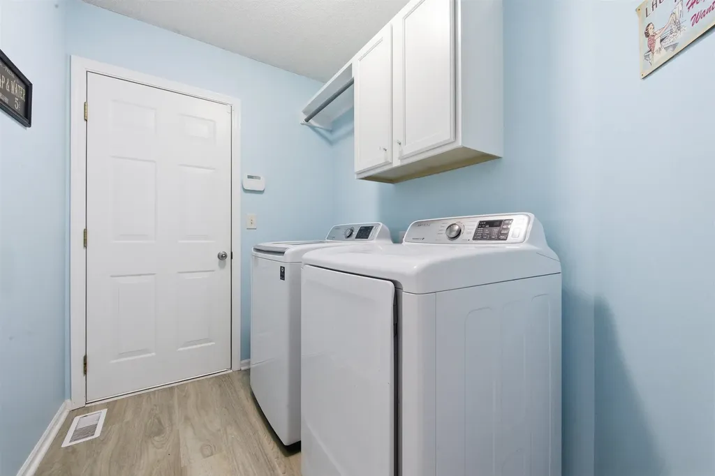 705 S Westview Circle Andover KS 67002-9336