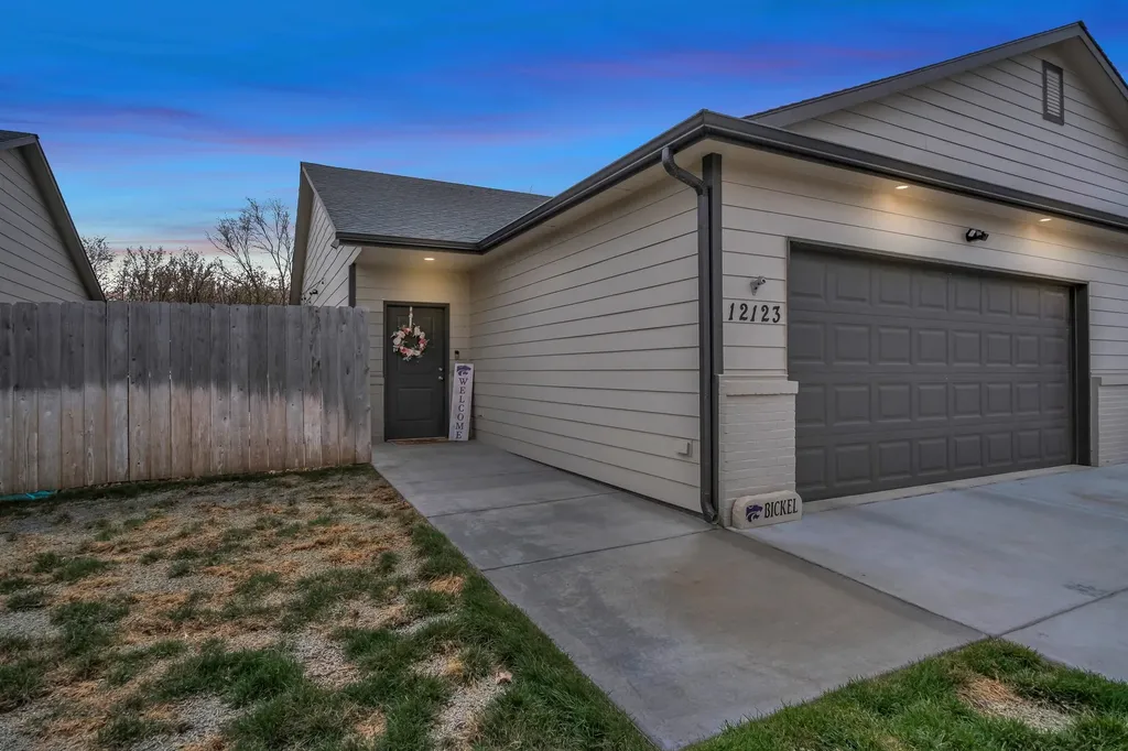 12123 W Shadow Lakes Street Wichita KS 67205