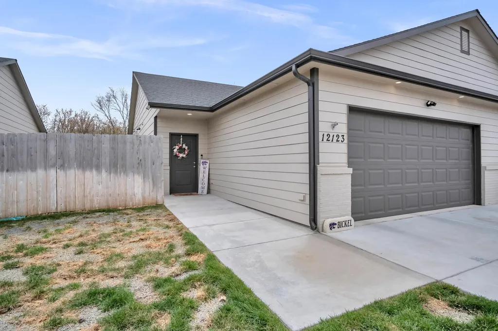 12123 W Shadow Lakes Street Wichita KS 67205