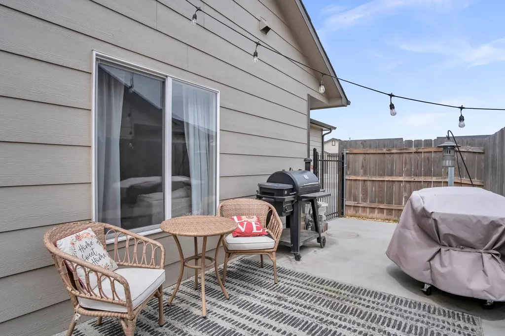 12123 W Shadow Lakes Street Wichita KS 67205