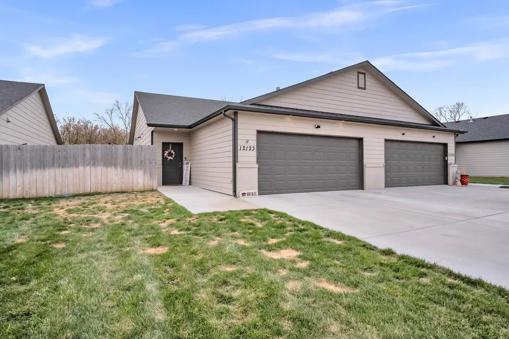 12123 W Shadow Lakes Street Wichita KS 67205