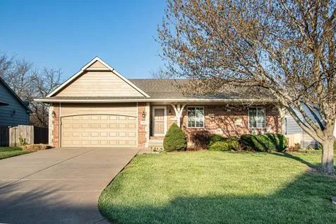 915 N Cedar Brook Circle Mulvane KS 67110