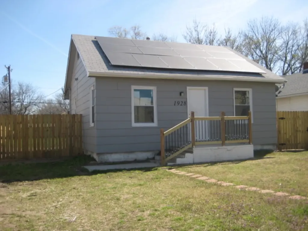 1928 S Laura Avenue Wichita KS 67211