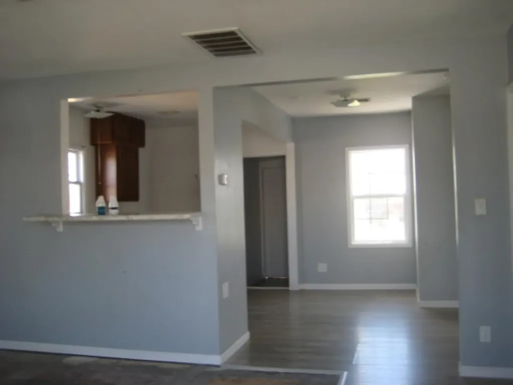 1928 S Laura Avenue Wichita KS 67211