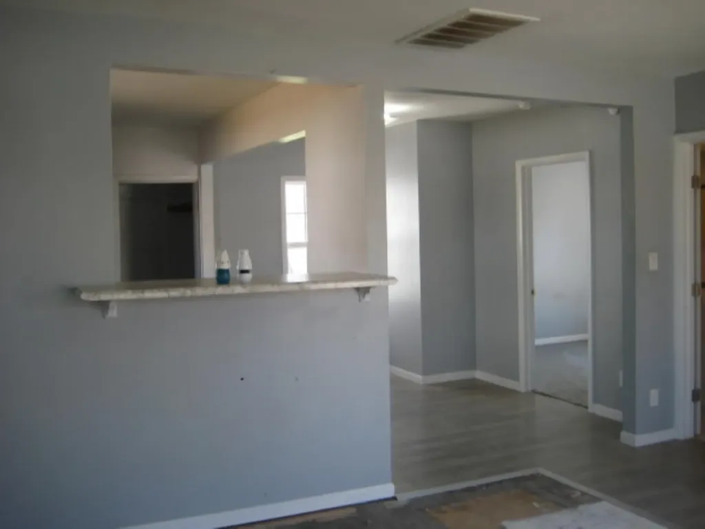 1928 S Laura Avenue Wichita KS 67211