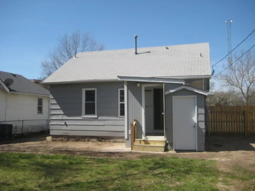 1928 S Laura Avenue Wichita KS 67211