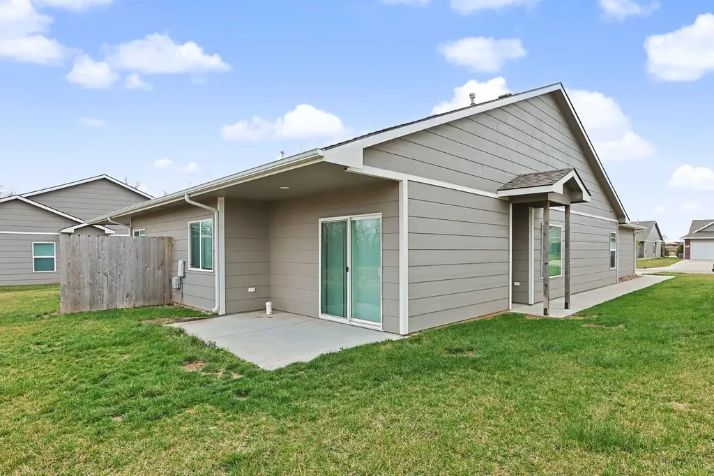 8041-8043 E 34th Court S Wichita KS 67210