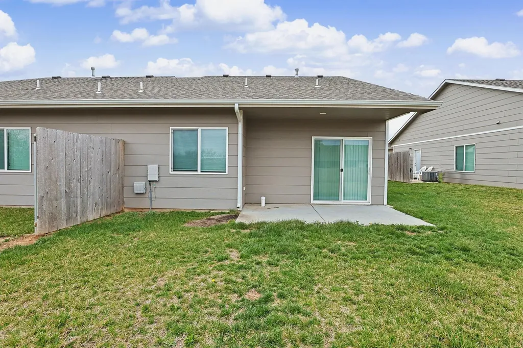 8041-8043 E 34th Court S Wichita KS 67210