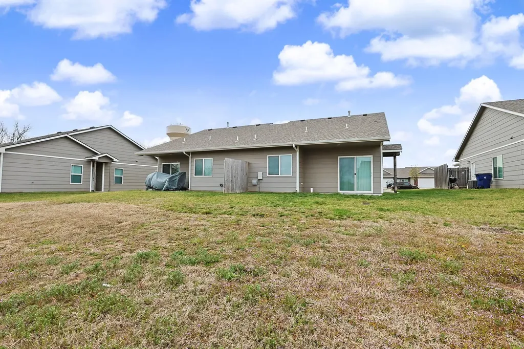 8041-8043 E 34th Court S Wichita KS 67210