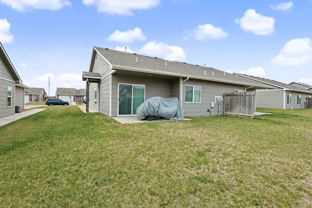 8041-8043 E 34th Court S Wichita KS 67210
