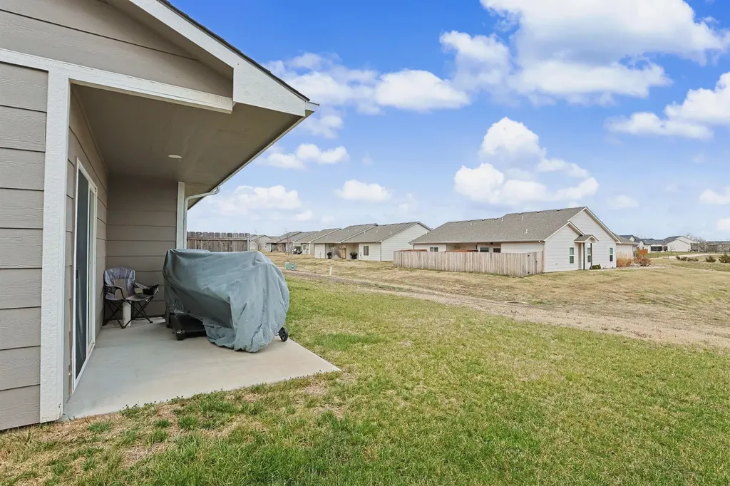 8041-8043 E 34th Court S Wichita KS 67210