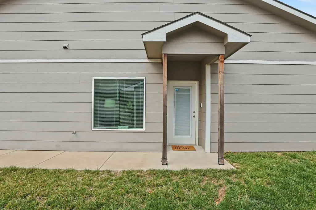 8041-8043 E 34th Court S Wichita KS 67210
