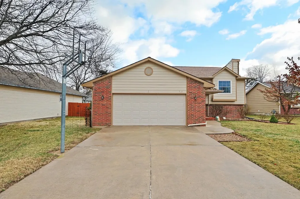 713 High Plains Circle Maize KS 67101