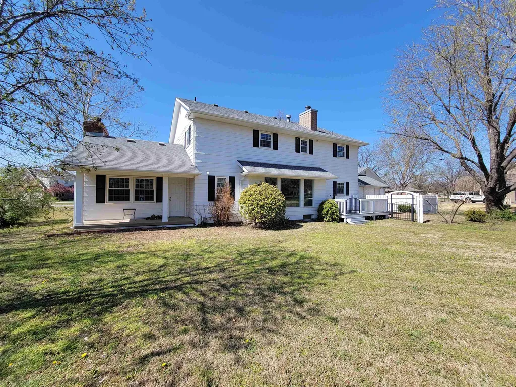 36 Melody Lane Wellington KS 67152